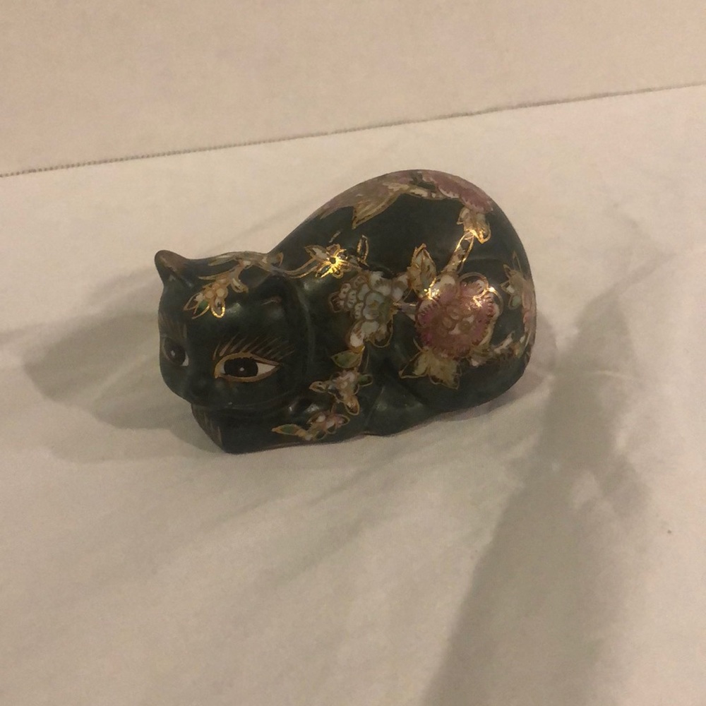 Glass cat